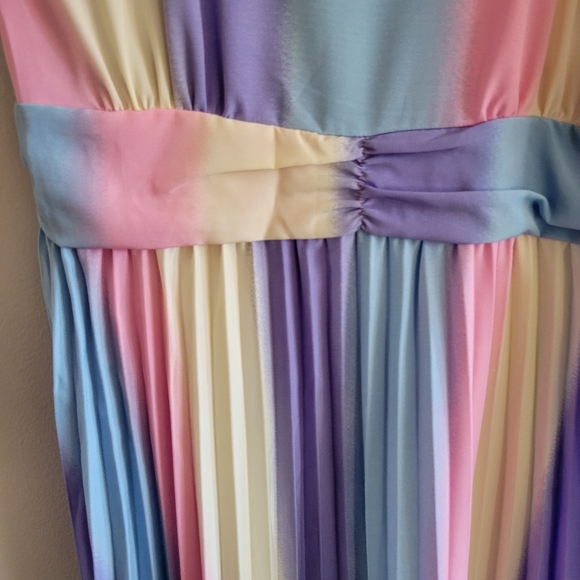 SHEIN | Plus Ombre Pleated Hem Cami Dress - Picture 4 of 7